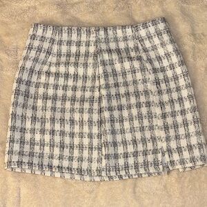 Chic Black & White Plaid Mini Skirt